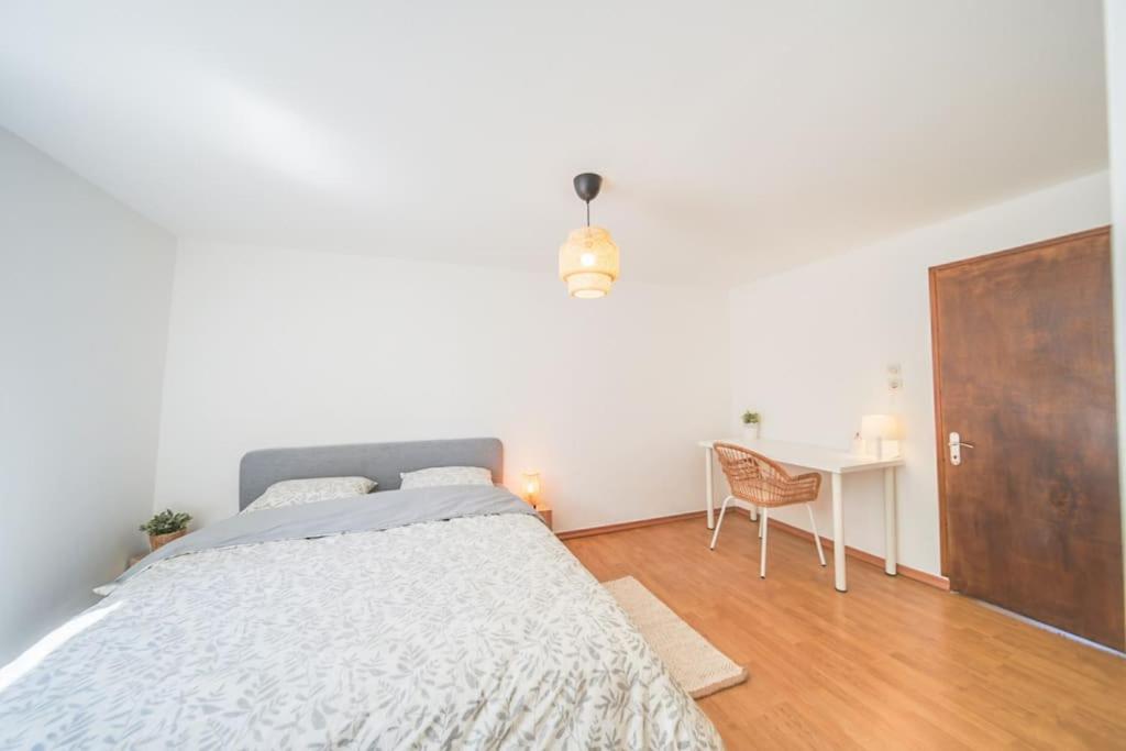 Charmant Appartement 2 Chambres Proche Luxembourg Redange ภายนอก รูปภาพ